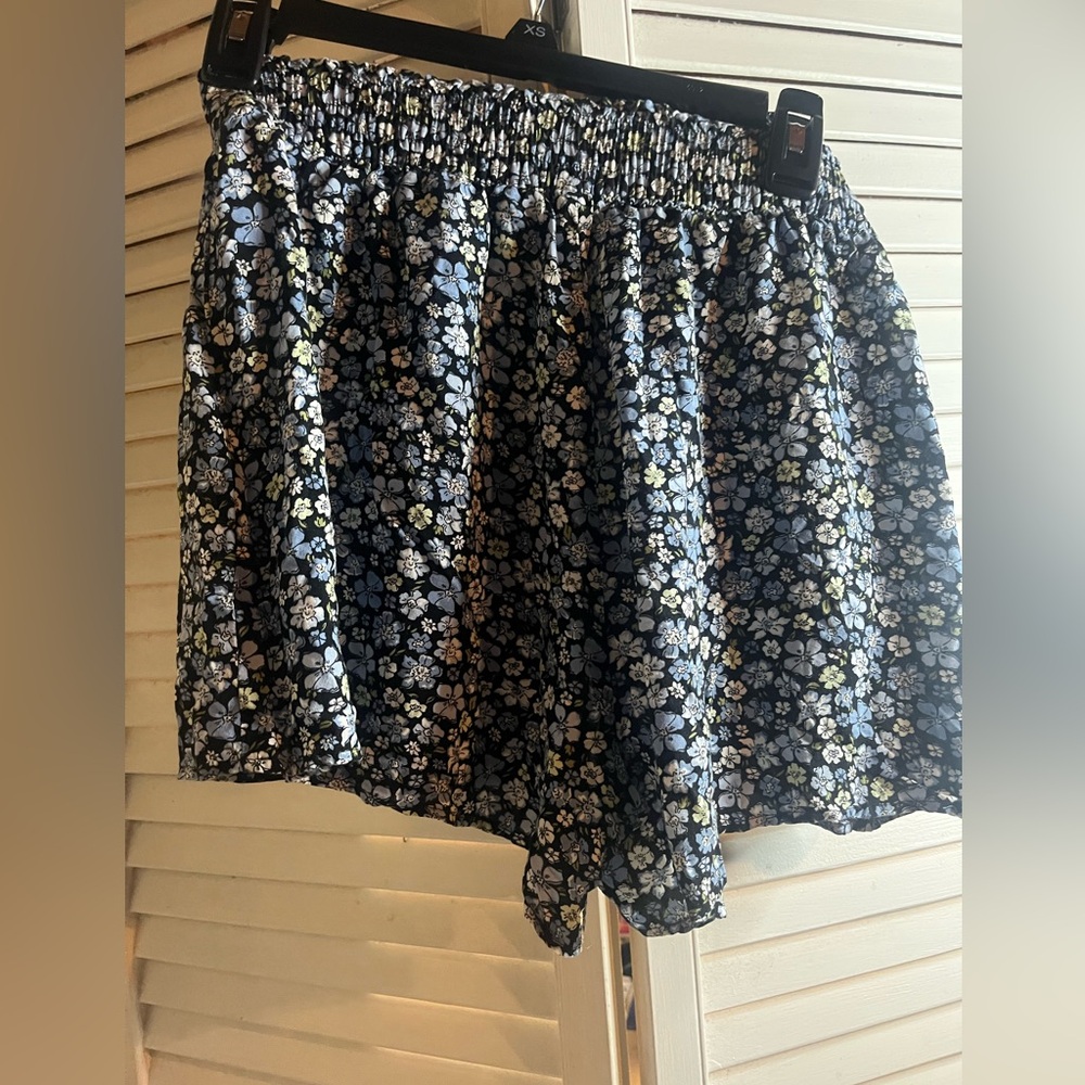 H&M Divided Patterned Skort - Picture 5 of 7